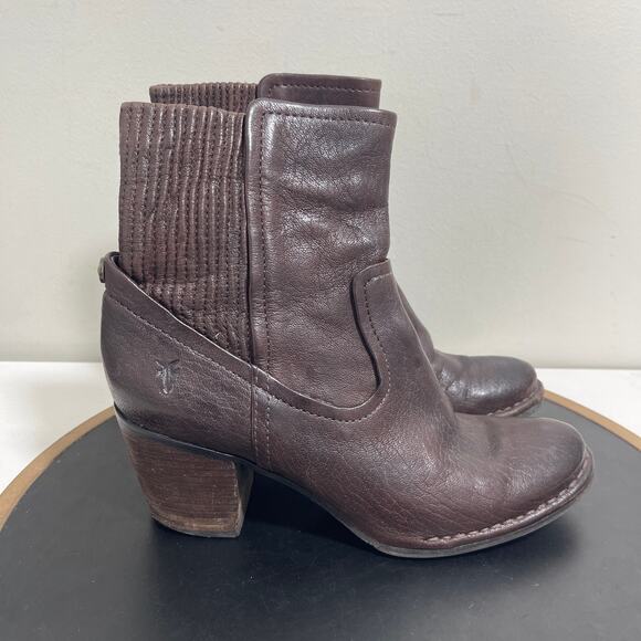 Frye Lucinda Scrunch Short Boots‎ Women 7M Brown Leather Pull-On Stacked Heel - Picture 1 of 12